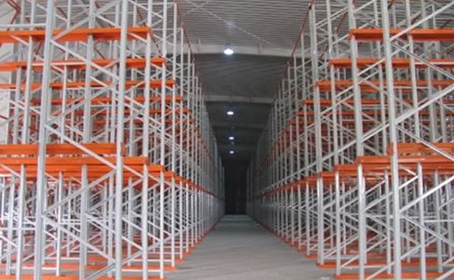 重型贯通式货架