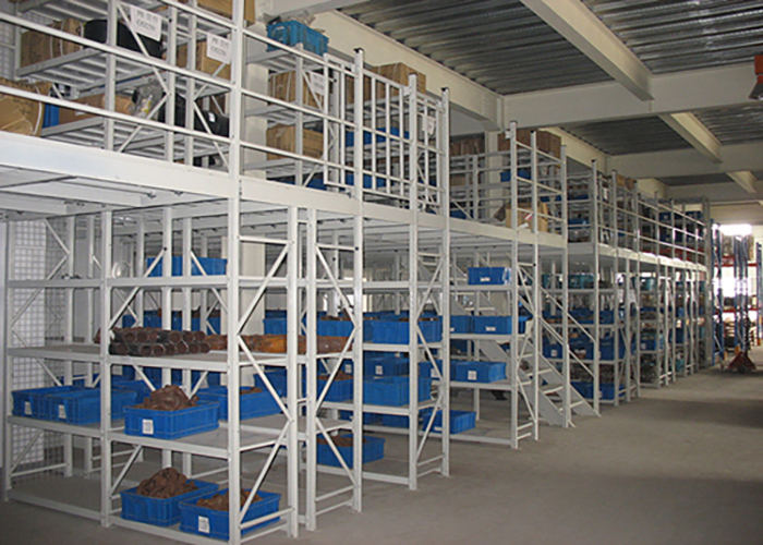 仓库阁楼货架
